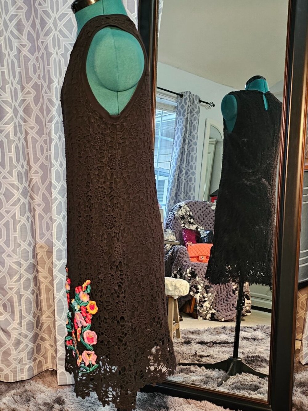Neiman Marcus Embroidered Black Sleeveless Textured Dress – Size L - Picture 2 of 7